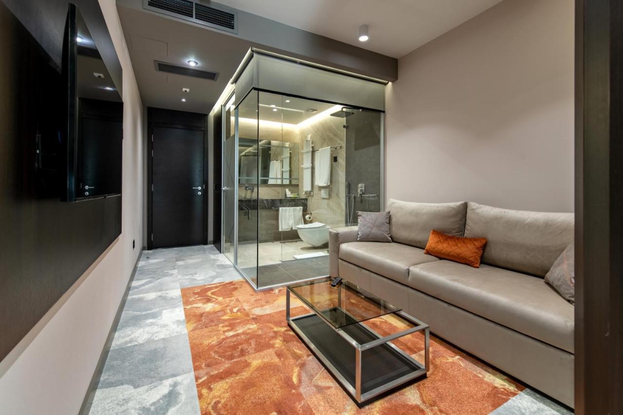 Hotel Zeneva Lux Kragujevac Extérieur photo