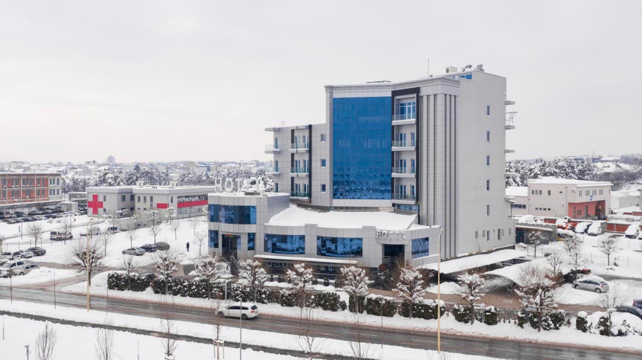 Hotel Zeneva Lux Kragujevac Extérieur photo