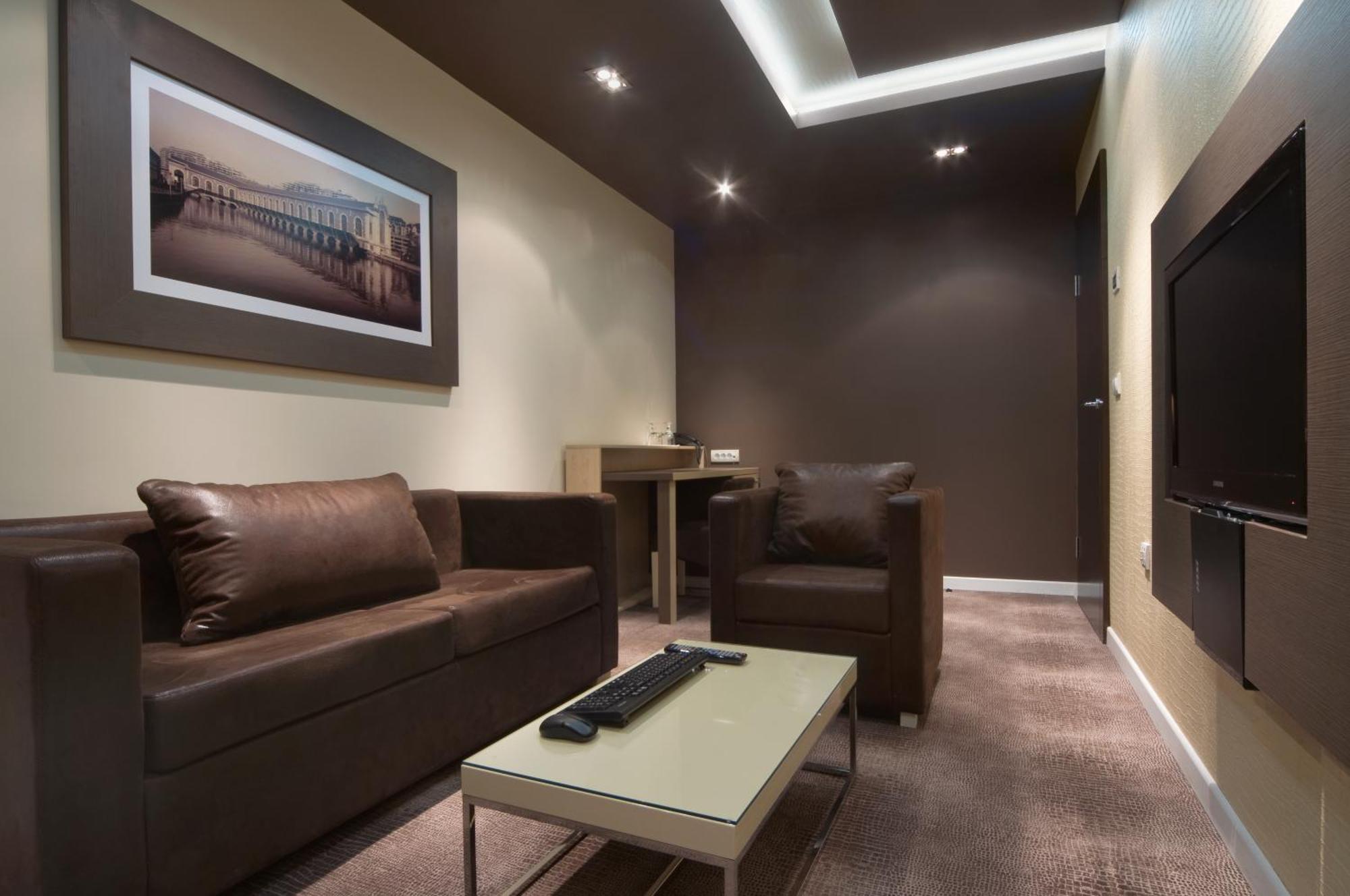 Hotel Zeneva Lux Kragujevac Extérieur photo