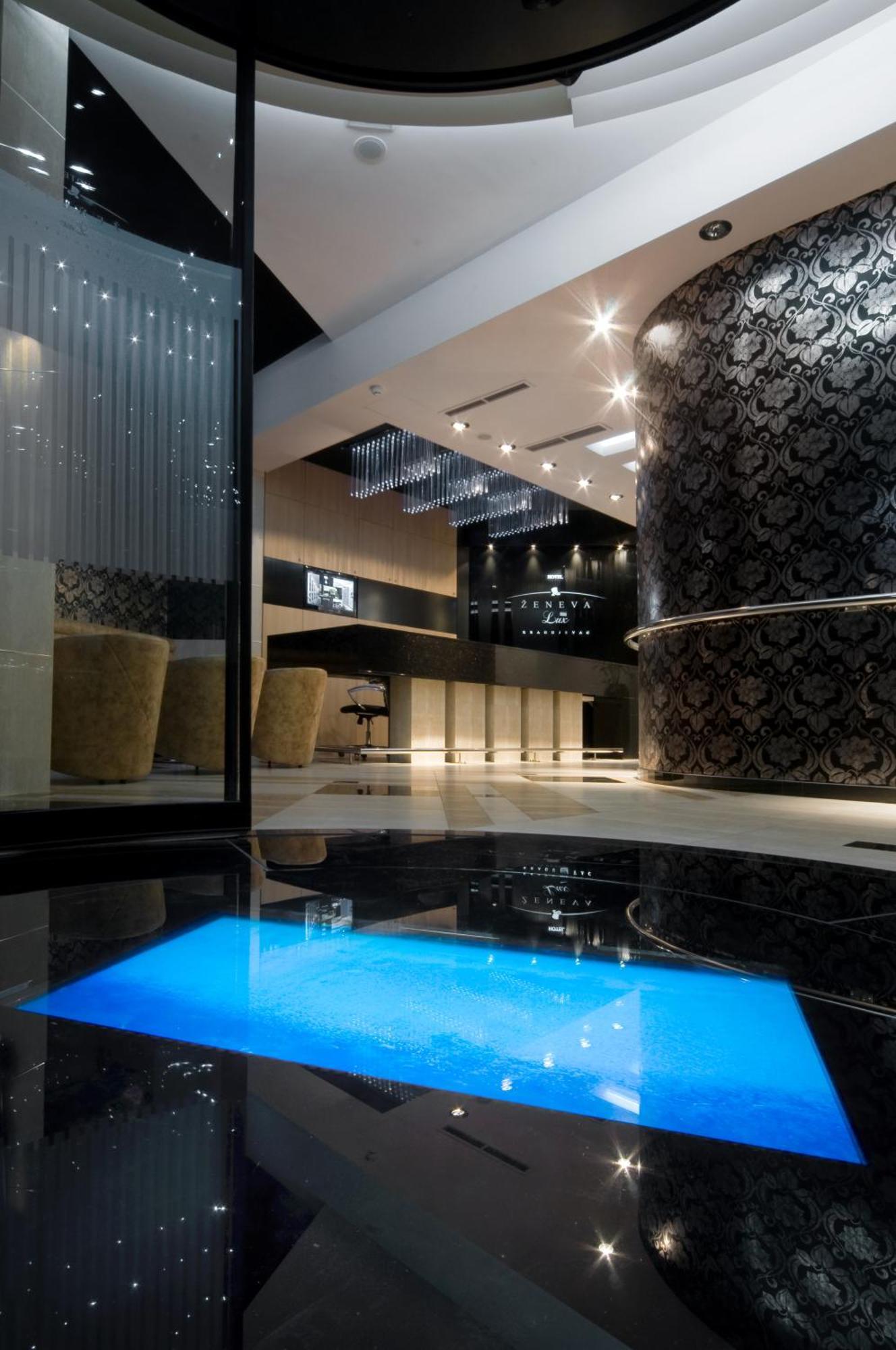 Hotel Zeneva Lux Kragujevac Extérieur photo