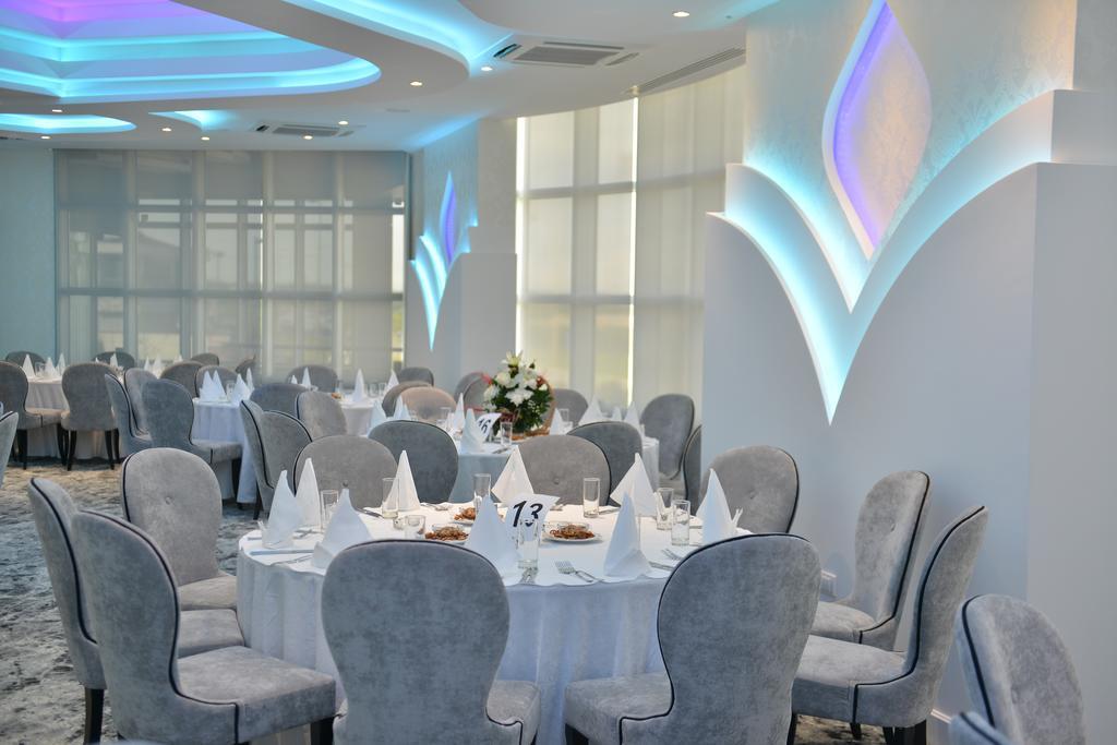 Hotel Zeneva Lux Kragujevac Extérieur photo